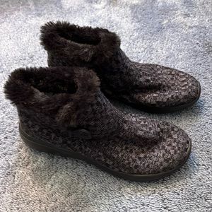 Sketchers goga max boots